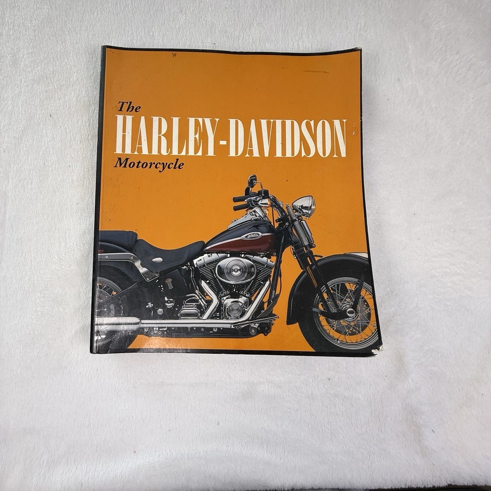 The Harley-Davidson Motorcycle Book Crestline 2007 History Photos 384 Pages